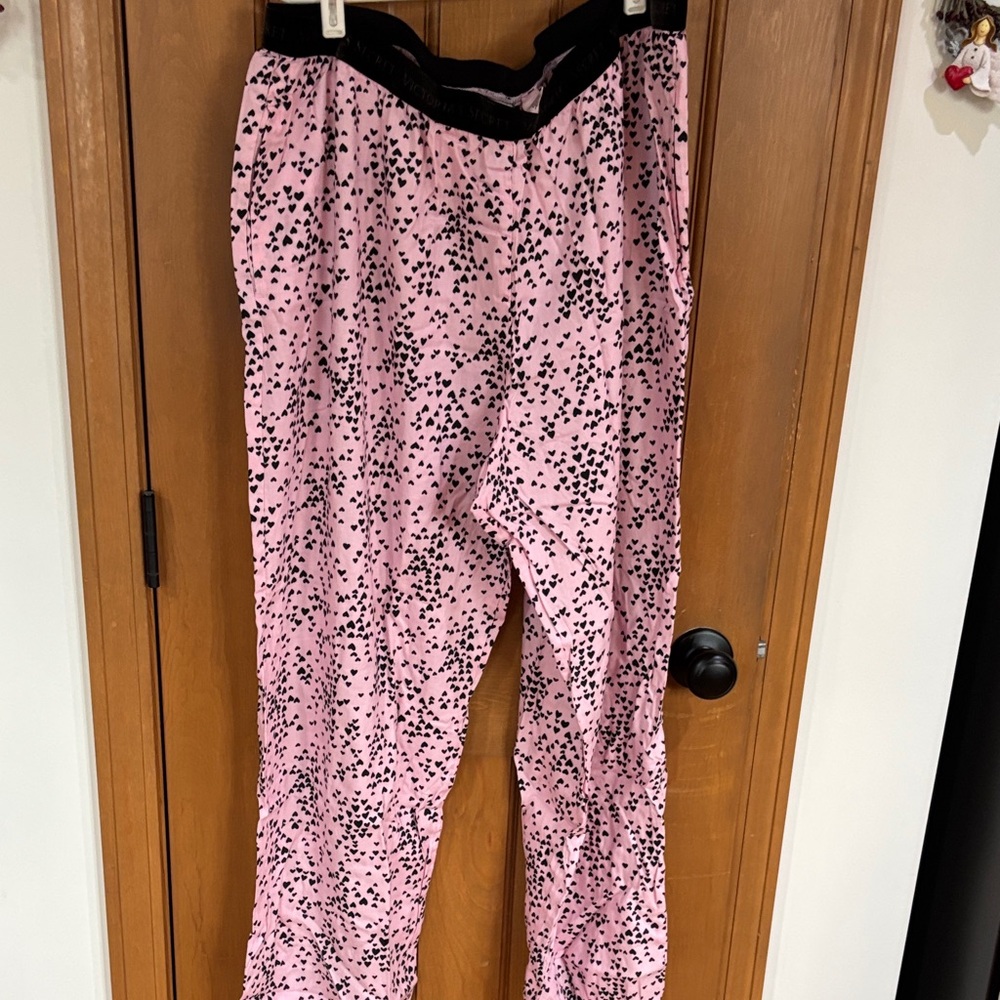 Victoria's Secret Pink and Black Lounge Pants